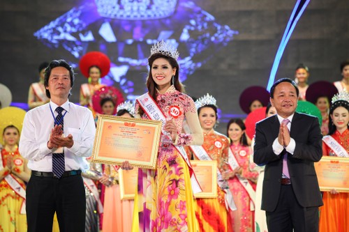 Hình ảnh đêm chung kết Hoa hậu Dân tộc 2013  - ảnh 5